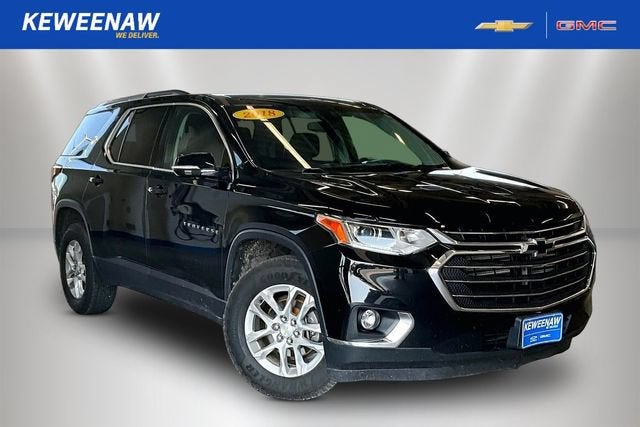2018 Chevrolet Traverse LT Cloth in Mosaic Black Metallic — front three-quarter view